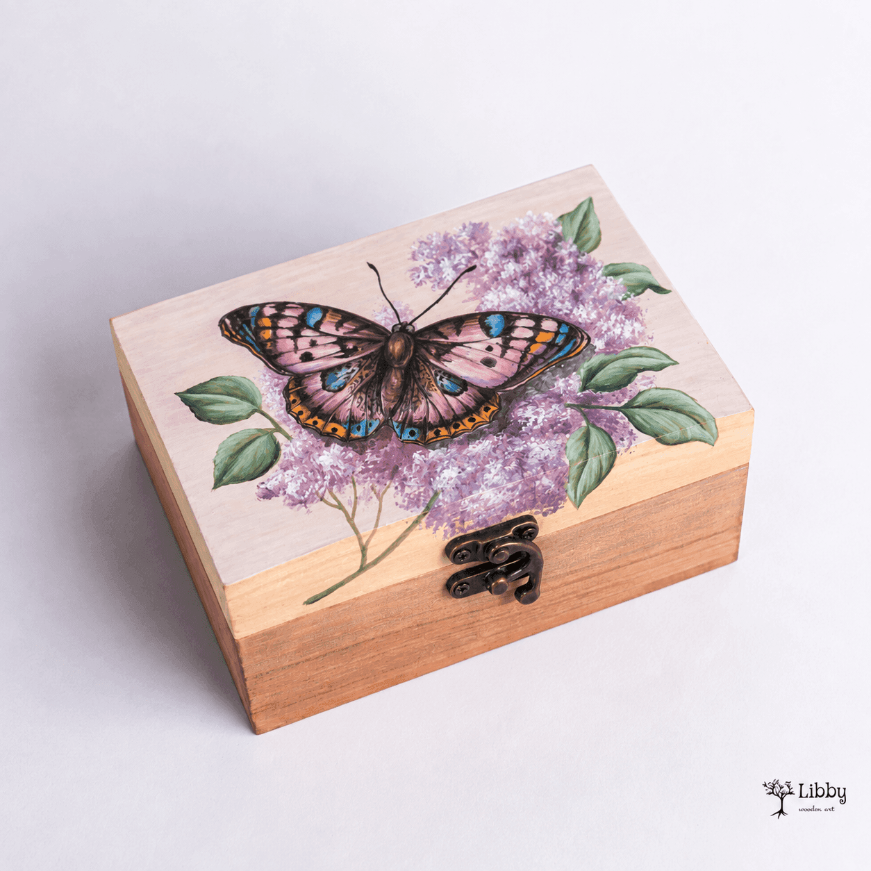 BOX M
